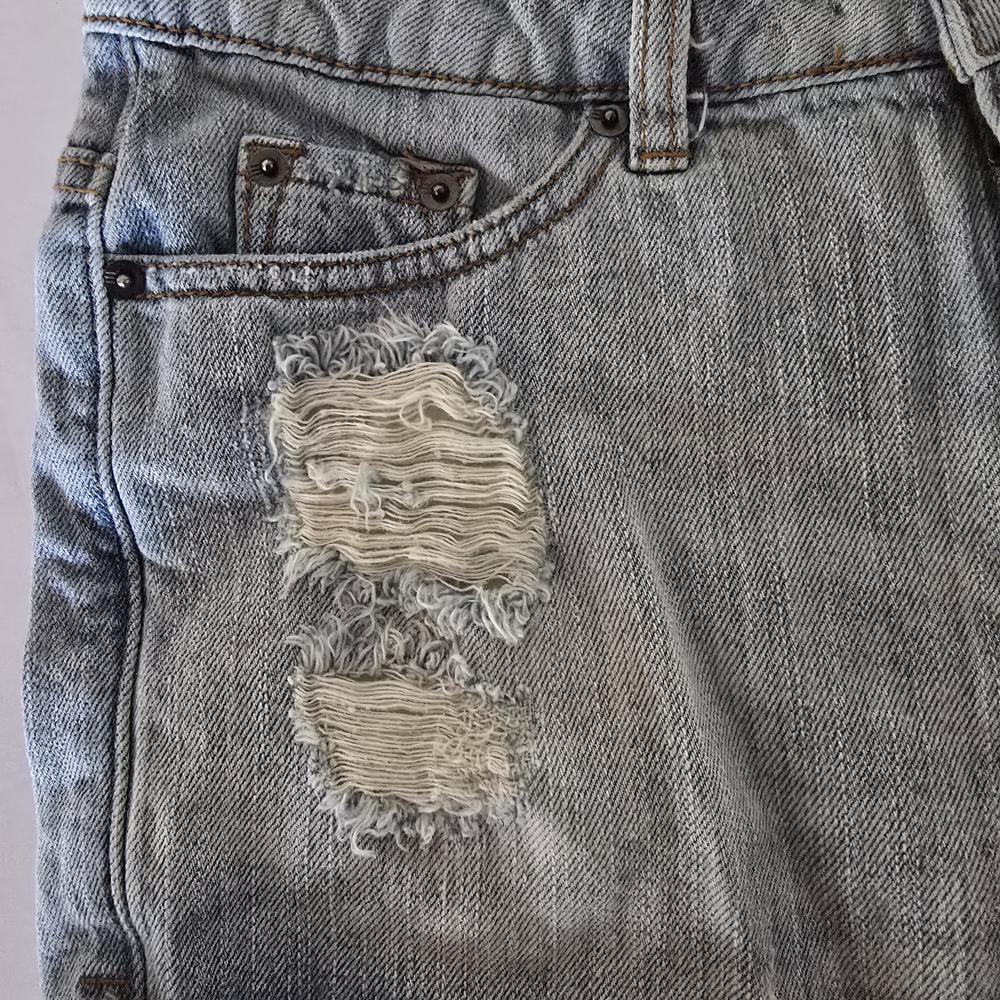 BDG High Rise Dree Cheeky Blue Distressed Jean Shorts Frayed Hem Size 27 - Picture 6 of 9